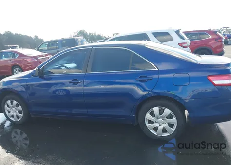 2011 Toyota Camry Le z USA, uszkodzony, nr VIN 4T1BF3EK1BU585617